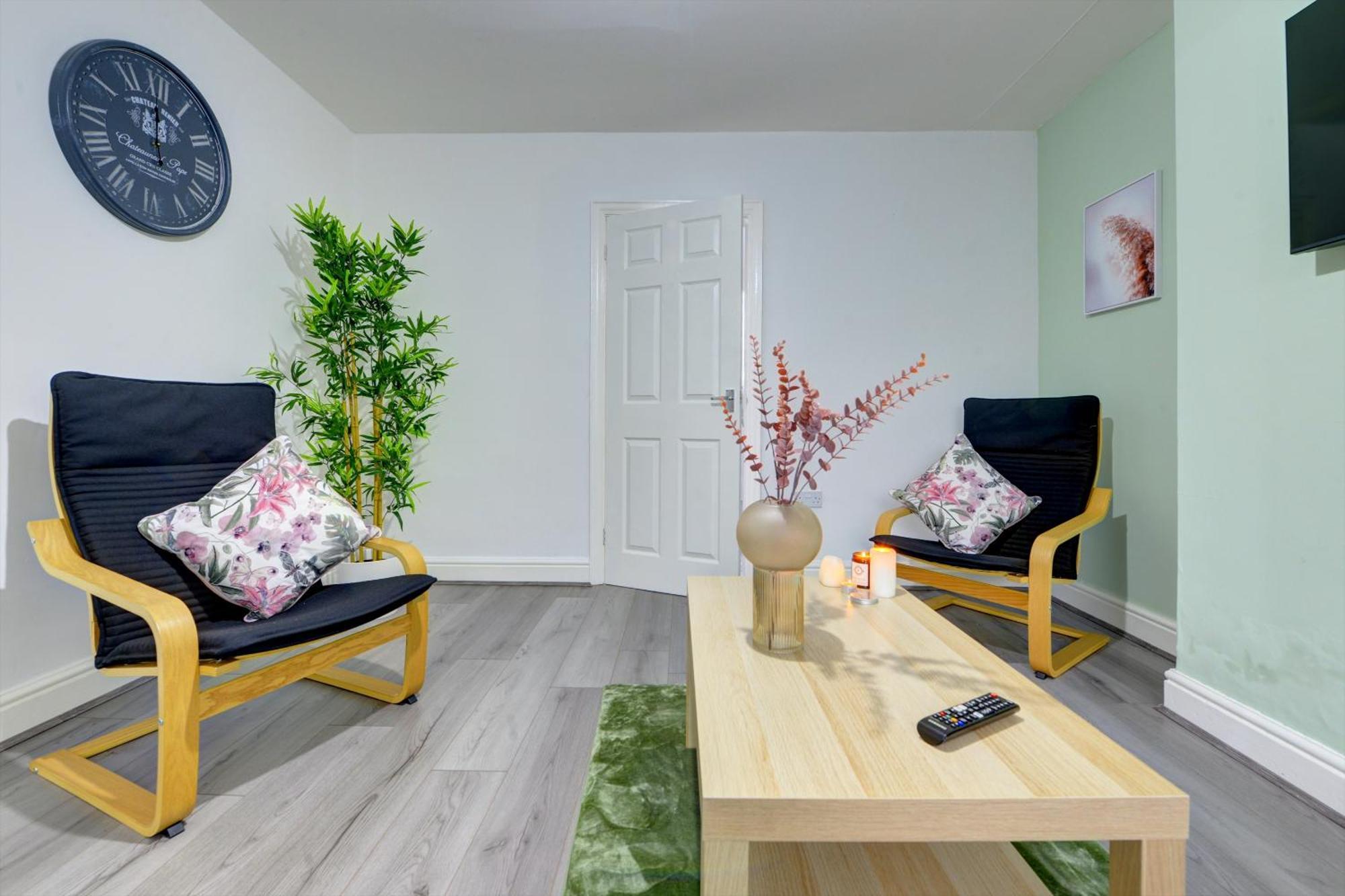 Stunning And Lovely 3 Bed House - Catch 22 コヴェントリー エクステリア 写真