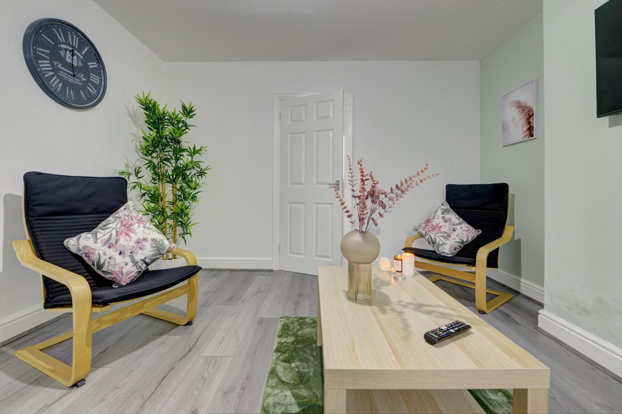 Stunning And Lovely 3 Bed House - Catch 22 コヴェントリー エクステリア 写真